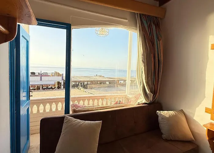 Jasmin - - * Dahab